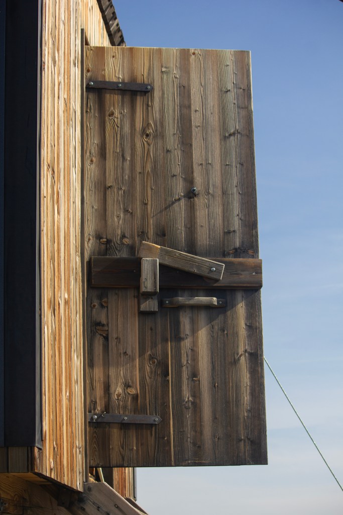 The open door of the byway from outside